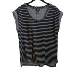 Jones New York Signature Black & White Striped Top Size Large